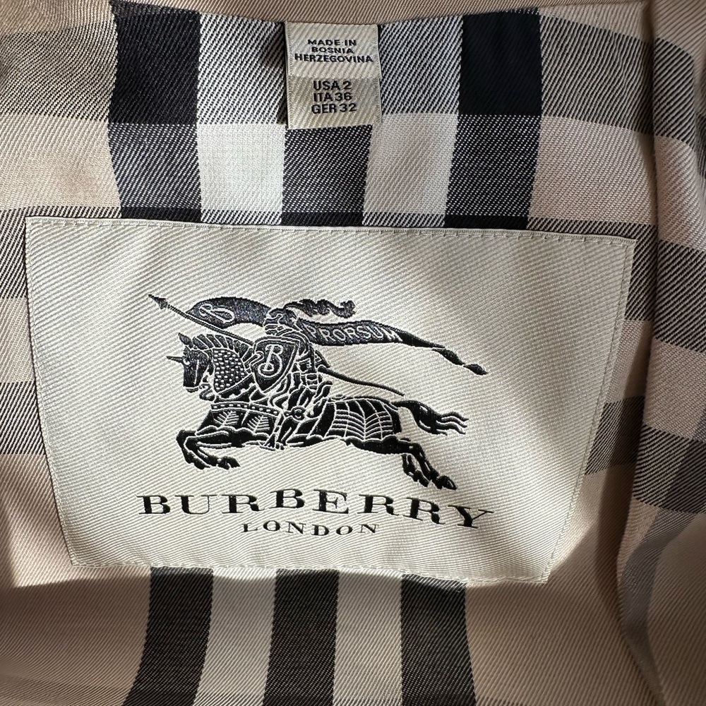 Burberry Kensington Trench Coat - Picture 7 of 8